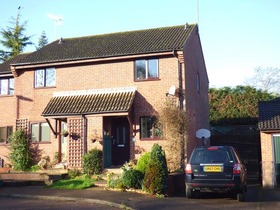 2 bedroom Detached f...